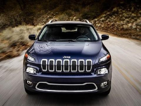 JEEP自由光曾进口售价50万，国产后跌到了14万，还买什么哈弗H6