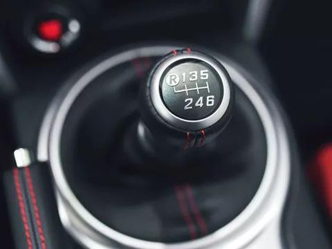 穷人才买手动挡？ 这5款平民性能车的乐趣是你不懂！