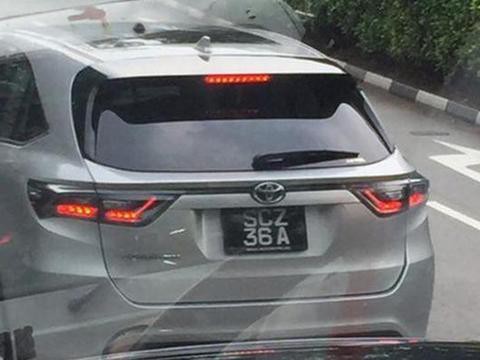 新加坡的丰田车与国内的丰田车相比，为什么有这么大的差别？