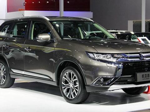 三菱又造越野王，发动机堪称20年开不坏还带四驱，16万完胜普拉多