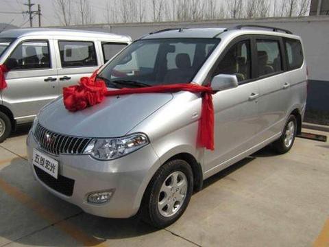 五菱把房车造出来了，豪华内饰配3张床，这价格人人都买得起