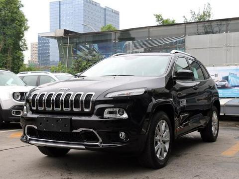 进口卖40万，国产之后卖18万，论越野汉兰达做小弟，卖得火爆