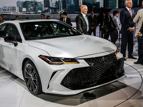 它是换标雷克萨斯或25万起售比凯美瑞略高，尺寸比雅阁大一圈！