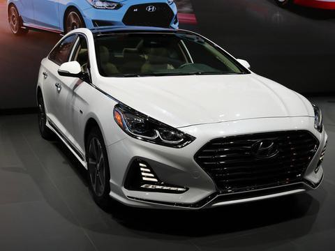 日本人臣服的韩国车，1.3L油耗让丰田不插电咋办