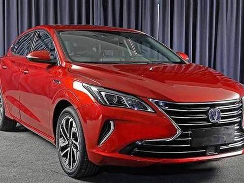 长安两厢车标换了!连大众高尔夫都自叹不如