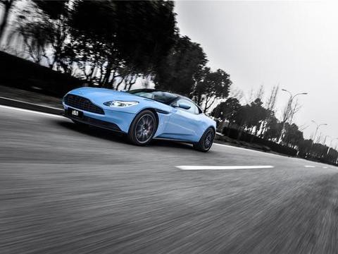 诚EV重组人类世界，但V12永让男人触电