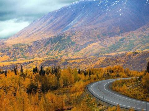 40岁前应该驾车走过的40条公路 每条都给你不同的风景和驾驶体验