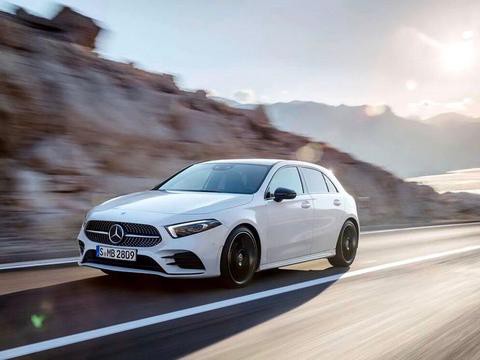 奔驰新A级来了！宝马1系和奥迪A3颤抖吧！