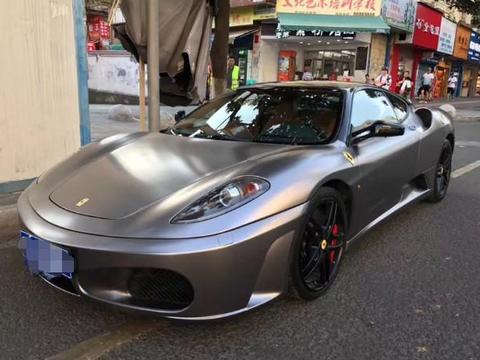 小伙用保时捷718的钱入手二手法拉利，一个月后直言：赶快换车！