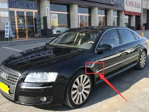 开W12的奥迪A8回家，司机坦言：这车送我也开不起