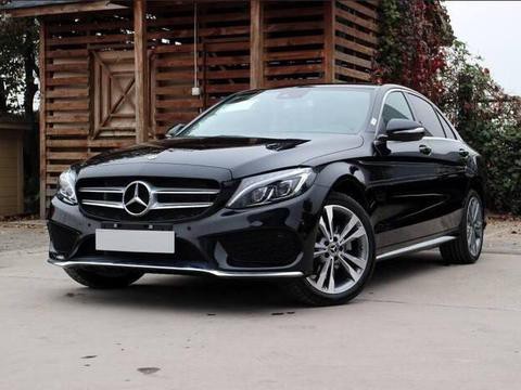 这豪华轿跑，颜值完虐奥迪A4L，比3系大气，操控已登峰造极