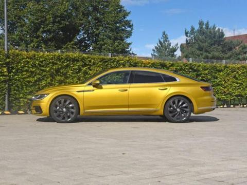 大众要靠它发财，比CC上市还火爆，操控出色，放弃迈腾A4