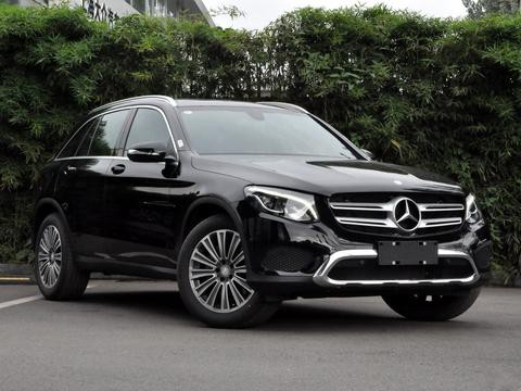 奔驰全新SUV外观比宝马霸气，配置9AT变速箱更清晰！