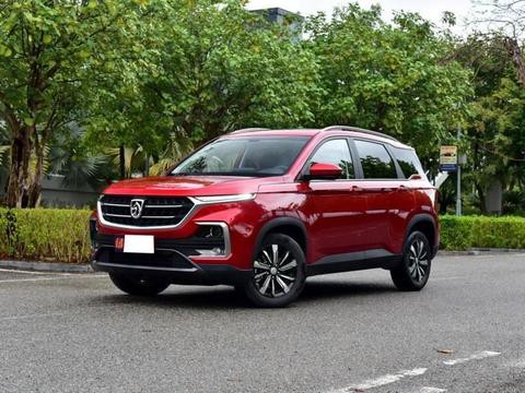 预计售价7.88-11.98万，宝骏530下月上市，哈弗H6还能稳拿冠军？