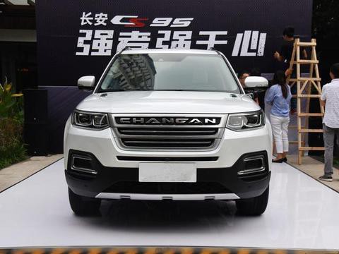 轴距超汉兰达，竞争者里最强2.0T，尺寸也同级最大