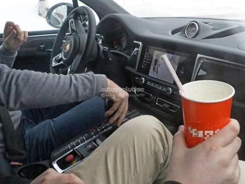 新款Macan内饰谍照曝光 将于4月正式亮相