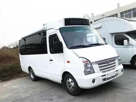 买房的都等一等吧，五菱房车要来了，15万一辆给你一个家！