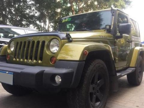 7万买这辆越野汽车，感觉就外观好看，内饰真心很土！