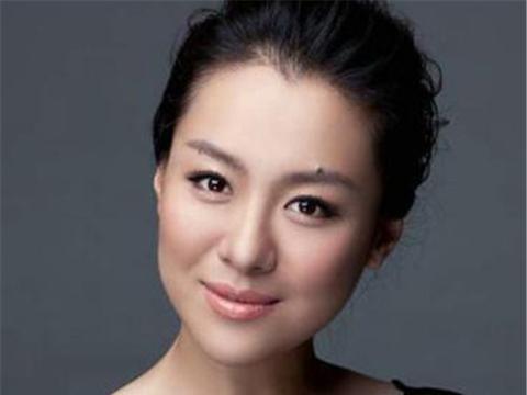 曾饰演“赛西施”，还搭戏林志颖，今42岁开路虎揽胜惹人羡！