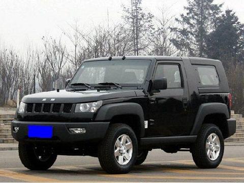 国产牧马人终于上路了，带分时四驱