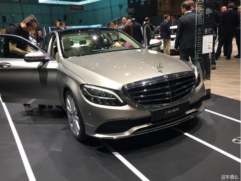 双屏不在，搭配全新LED光源，新一代奔驰C级亮相日内瓦车展！