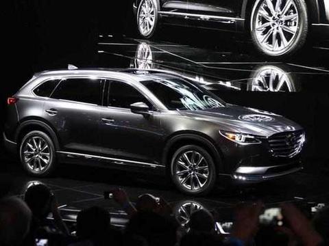 配置全面领先汉兰达, 内饰设计堪比智能宝马, 17万起售这车能火