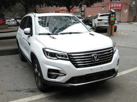 长安CS75改款归来，贯穿式尾灯配悬浮式中控台，不到8万又要火了