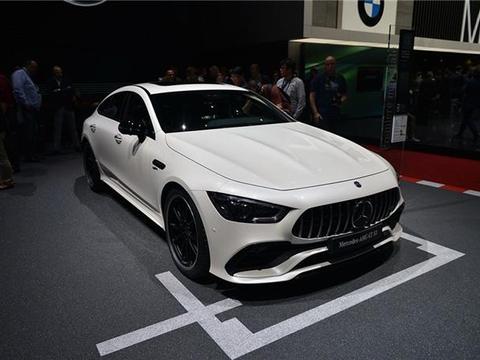 奔驰全新轿跑亮相日内瓦，外形比CLS好太多，性能不虚超级跑车！