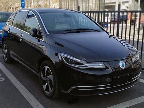 奔驰也有卖不好的车，轴距2880mm，比冠道还长，不到30万就能买！