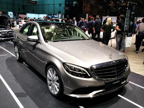 新款奔驰C级首发亮相 外观小改配置提升