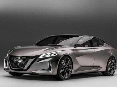 看到全新天籁, 我默默的去4S店收回了凯美瑞的定金