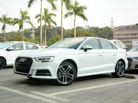 新款奥迪A3叫嚣奔驰A级，秒杀宝马1系，可为何月销还不足万辆