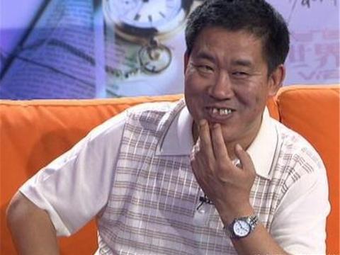 反派专业户，曾被女儿嫌弃丑，今坐奥迪A6出行，成国家一级演员