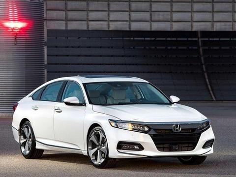 帅气不输凯美瑞，配1.5T地球梦动力，但十代雅阁也救不了本田！