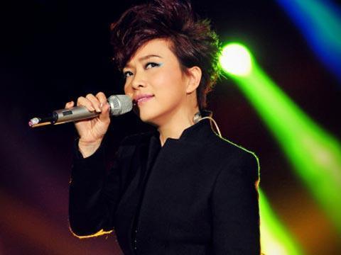 曾红过那英,巅峰时远嫁日本,改中国国籍,落寞后