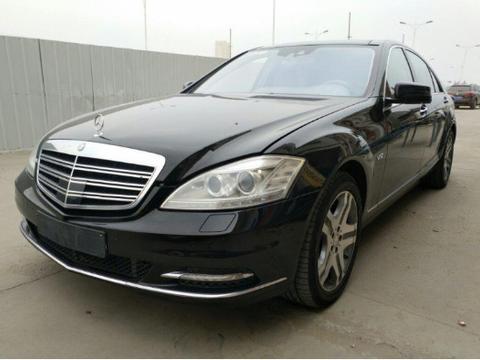 100万老板没有买迈巴赫S级，而选择这款老车，称这才叫经典