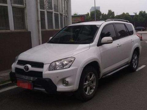 花10万买辆RAV4荣放作家用, 开了一个月后车主晒出了市区油耗