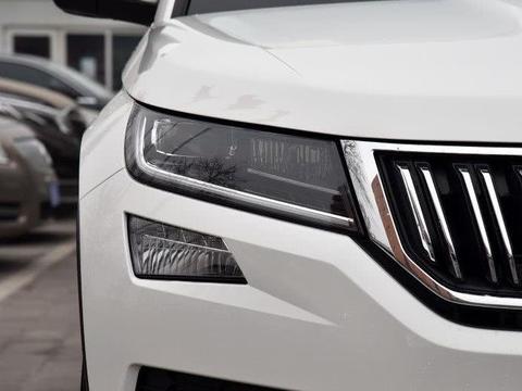 黑马七座SUV，2.0T配四驱，7秒破百，仅售18万上市就加价