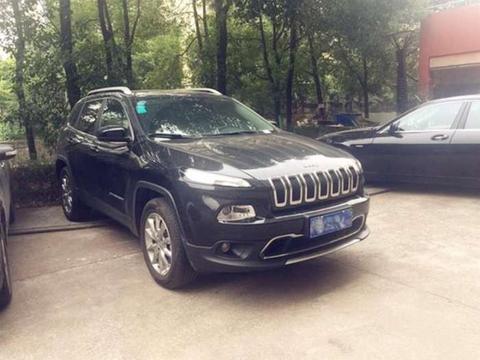 四年狂跌45万，这车昔日卖60万，比奥迪Q5风光，如今15万没人买