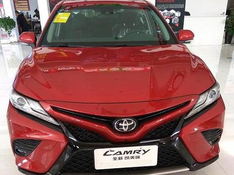 丰田这回牛了，全新凯美瑞首月订单10000 ，雅阁迈腾全懵了！