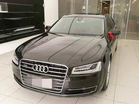 90后小伙80万提奥迪A8L，比新款差太远了，后悔不已