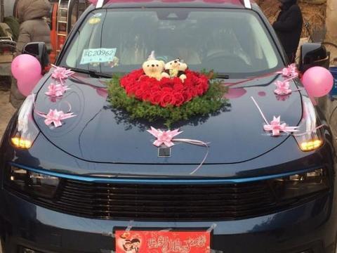 男子24万提吉利领克01, 称三天两头被借去婚车, 把车漆都划了