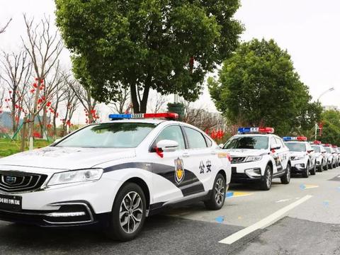 公安系统警车、白俄阅兵开道车、驻华使节座驾，都是这款中国车