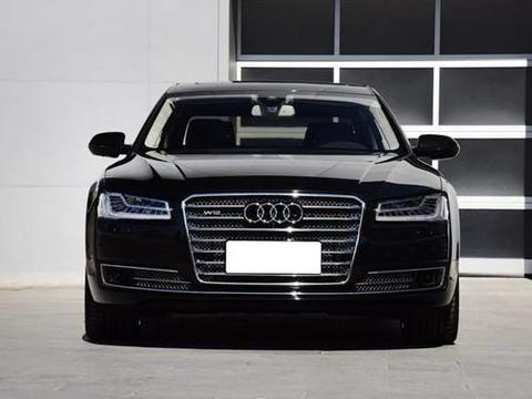 A8顶配优惠50万还卖不动，迈巴赫S级要加价，奥迪就是不如奔驰？