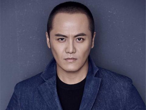 和李幼斌搭戏，演技不输张嘉译，今开路虎揽胜，还演《美好生活》