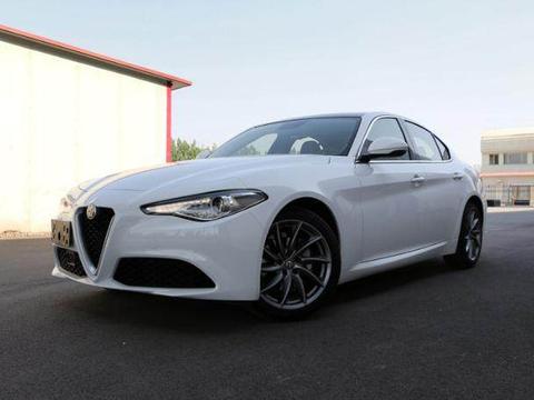 为什么罗密欧Giulia热度高评价好，但是就是没什么人买呢？！