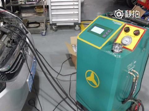 变速箱油多久更换一次？手动挡和自动挡可不一样，千万不能搞混