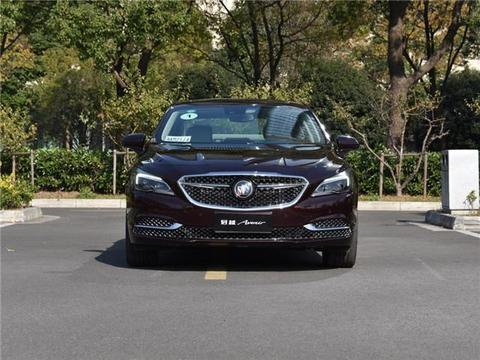 君越其他车型都优惠4万，唯独这款一分钱优惠都没有，下地35万了