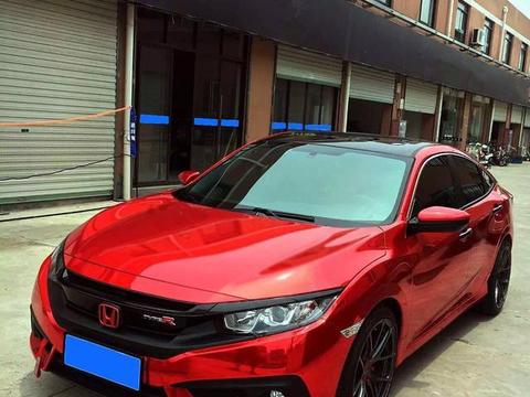 本田思域发生连环车祸