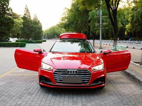 95后少女提个性奥迪A5，自嘲“刚拿到钥匙一辆A1就没了”